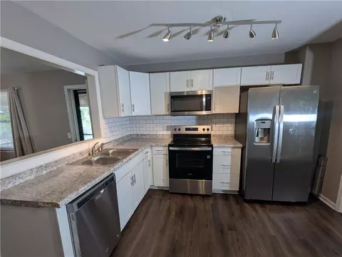 Kitchen - 9135 Richards Dr, Raytown, MO 64133 photo 2 of 2
