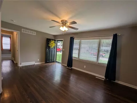 Living - 9135 Richards Dr, Raytown, MO 64133 photo 8 of 9