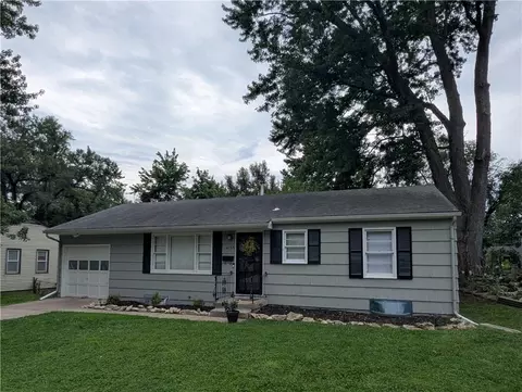 Exterior - 9135 Richards Dr, Raytown, MO 64133 photo 8 of 8