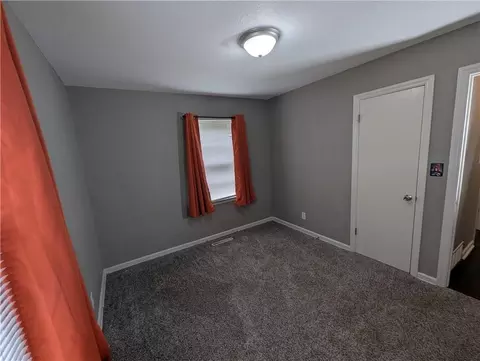 Bedroom - 9135 Richards Dr, Raytown, MO 64133 photo 6 of 9