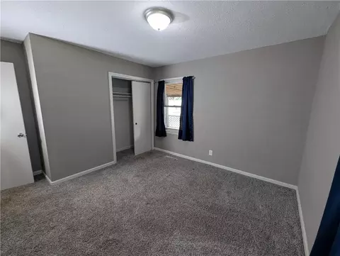 Bedroom - 9135 Richards Dr, Raytown, MO 64133 photo 8 of 9
