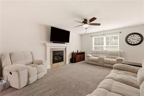 Living - 1526 Maple St, Eudora, KS 66025 photo 1 of 5