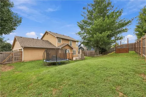 Exterior - 1526 Maple St, Eudora, KS 66025 photo 5 of 6