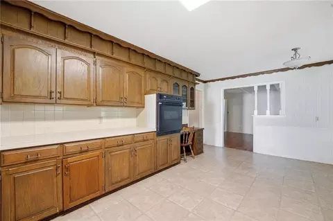 Kitchen - 4332 S Dover Ave, Independence, MO 64055 photo 3 of 4
