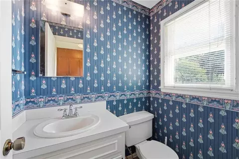 Bath - 4332 S Dover Ave, Independence, MO 64055 photo 1 of 9