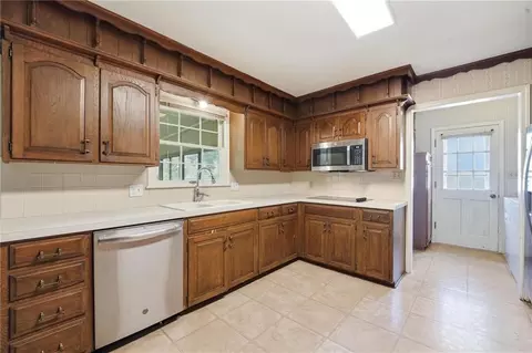 Kitchen - 4332 S Dover Ave, Independence, MO 64055 photo 2 of 4