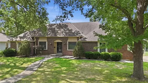 Exterior - 4332 S Dover Ave, Independence, MO 64055 photo 3 of 6