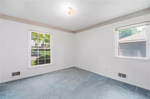 Bedroom - 4332 S Dover Ave, Independence, MO 64055 photo 3 of 8