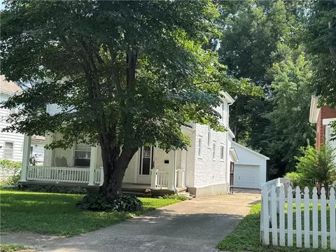 1811 South St, Lexington, MO 64067