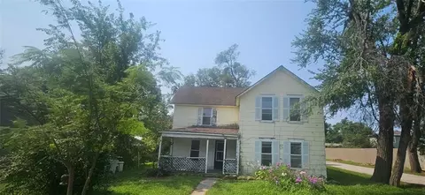 201 E Church St, Paola, KS 66071
