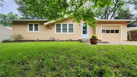 304 Wilshire Blvd, Liberty, MO 64068