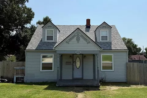 1115 Metropolitan Ave, Leavenworth, KS 66048