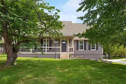 Exterior - 1636 NE Thames Dr, Lees Summit, MO 64086 photo 2 of 5