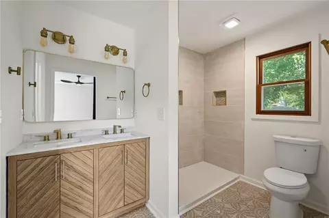 Bath - 1636 NE Thames Dr, Lees Summit, MO 64086 photo 1 of 4