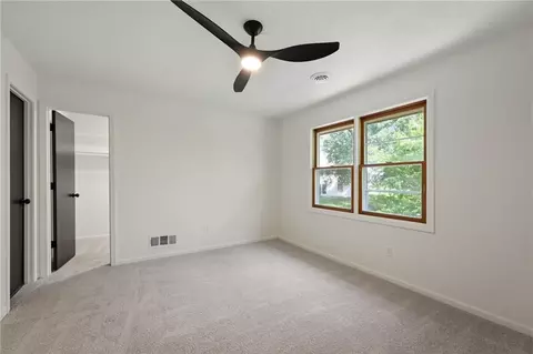 Bedroom - 1636 NE Thames Dr, Lees Summit, MO 64086 photo 4 of 5