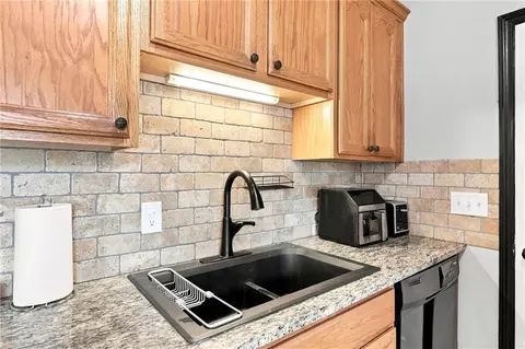 Kitchen - 13700 E 39th St, Independence, MO 64055 photo 2 of 3