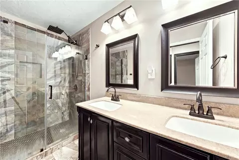 Bath - 13700 E 39th St, Independence, MO 64055 photo 1 of 2