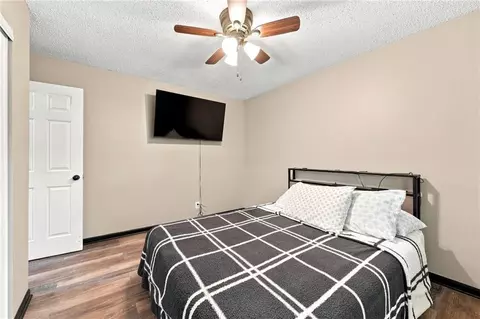 Bedroom - 13700 E 39th St, Independence, MO 64055 photo 2 of 4