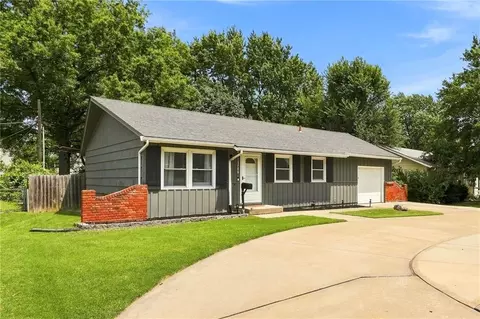 Exterior - 13700 E 39th St, Independence, MO 64055 photo 3 of 5