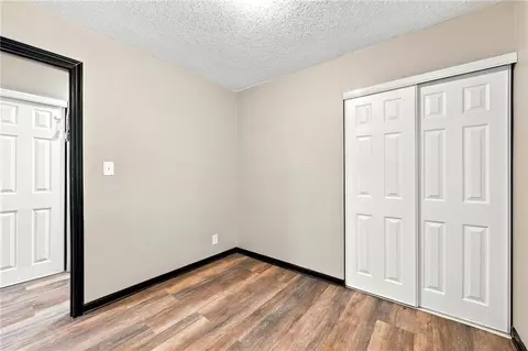 Bedroom - 13700 E 39th St, Independence, MO 64055 photo 4 of 4