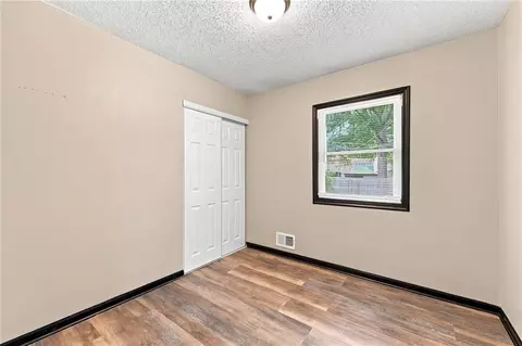 Bedroom - 13700 E 39th St, Independence, MO 64055 photo 3 of 4