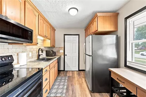 Kitchen - 13700 E 39th St, Independence, MO 64055 photo 1 of 3
