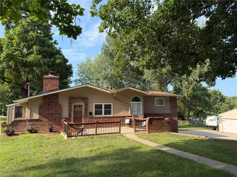 Exterior - 1800 E Mechanic Ave, Independence, MO 64050 photo 1 of 3
