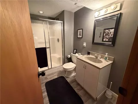 Bath - 1800 E Mechanic Ave, Independence, MO 64050 photo 4 of 4