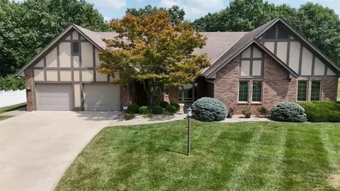 2309 Buckingham St, Saint Joseph, MO 64506