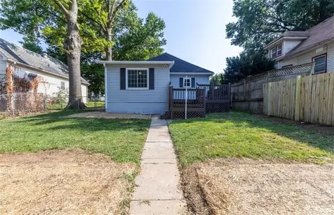 Exterior - 3023 Mitchell Ave, Saint Joseph, MO 64507 photo 5 of 6