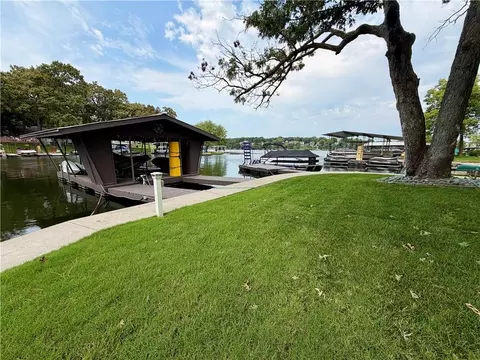 Exterior - 2 W St, Lake Lotawana, MO 64086 photo 4 of 5