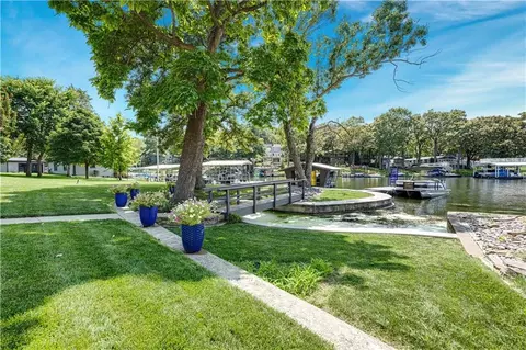 Exterior - 2 W St, Lake Lotawana, MO 64086 photo 6 of 9