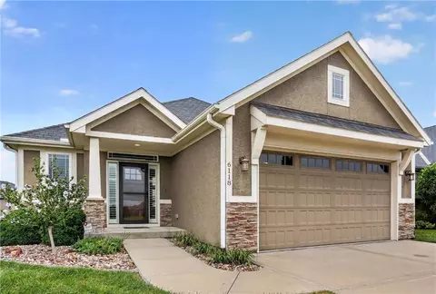 6118 NW 95th St, Kansas City, MO 64154