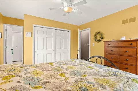 Bedroom - 16109 E 17th St, Independence, MO 64050 photo 2 of 4