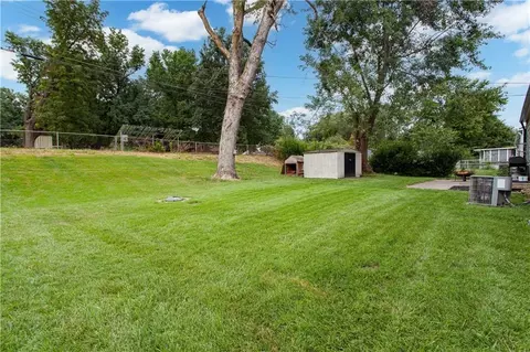 Exterior - 16109 E 17th St, Independence, MO 64050 photo 4 of 8