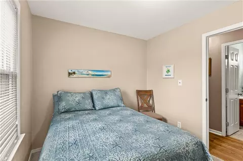 Bedroom - 16109 E 17th St, Independence, MO 64050 photo 4 of 4