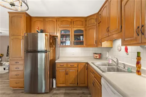 Kitchen - 16109 E 17th St, Independence, MO 64050 photo 2 of 3
