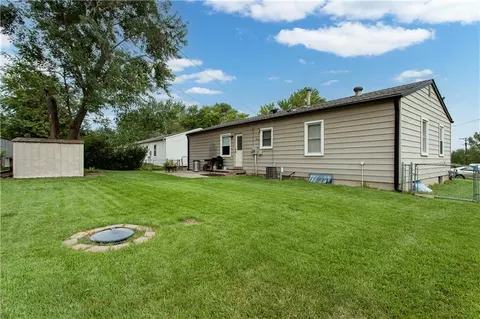 Exterior - 16109 E 17th St, Independence, MO 64050 photo 5 of 8