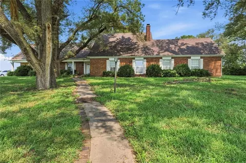 Exterior - 1602 E 171st St, Belton, MO 64012 photo 2 of 5