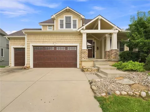 5415 W 161st Ter, Overland Park, KS 66085