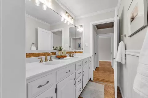 Bath - 2611 Parallel Ave, Saint Joseph, MO 64506 photo 3 of 4