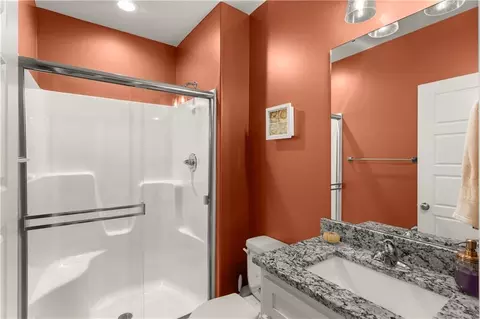 Bath - 809 NE Algonquin St, Lees Summit, MO 64064 photo 1 of 2