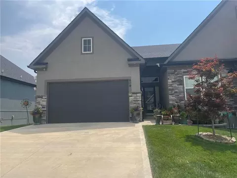 809 NE Algonquin St #C, Lees Summit, MO 64064 photo 2