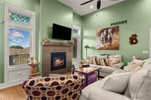 Living - 809 NE Algonquin St, Lees Summit, MO 64064 photo 4 of 6