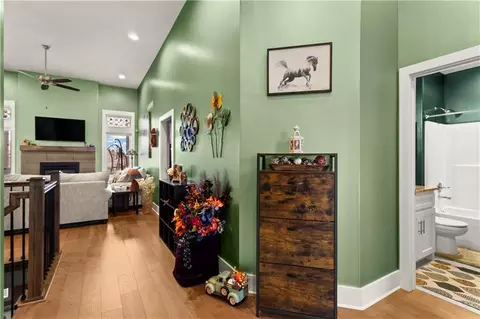 Entry Way - 809 NE Algonquin St, Lees Summit, MO 64064 photo 2 of 2