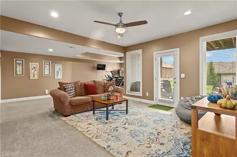 Living - 809 NE Algonquin St, Lees Summit, MO 64064 photo 1 of 6