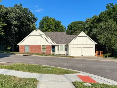 1231 Wildbriar Dr, Liberty, MO 64068