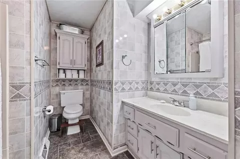 Bath - 205 N Mulberry St, Adrian, MO 64720 photo 2 of 2