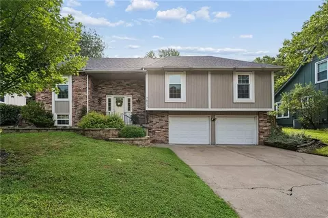 7833 N Michigan Ave, Kansas City, MO 64118