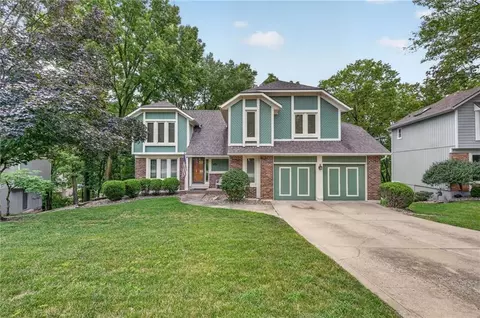 5129 NW Walden Dr, Kansas City, MO 64151